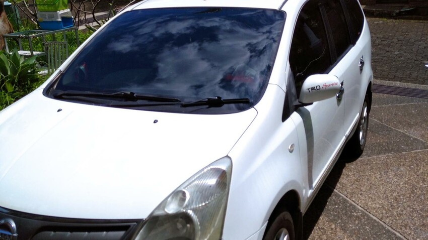 Nissan Grand livina 2011 Bensin