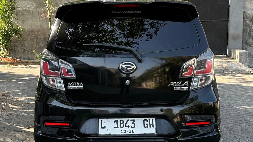 TDP15jt Daihatsu Ayla 1.2 R Manual 2018 Hitam Kredit Murah