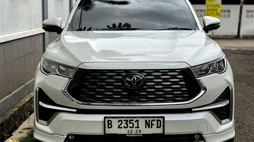 Toyota Zenix Q HV Hybrid 2.0 Modellista Automatic Putih 2023