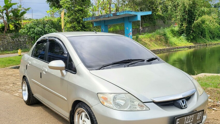 Honda City 2004 Bensin istimewa