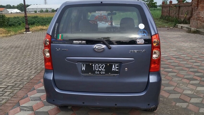 Daihatsu Xenia 2011 Bensin