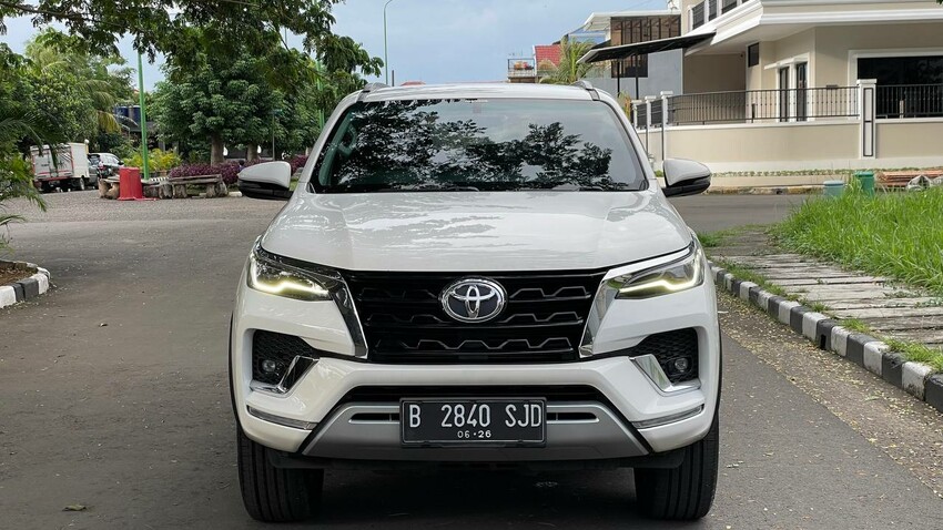 Fortuner VRZ 2.4 AT Facelift 2021