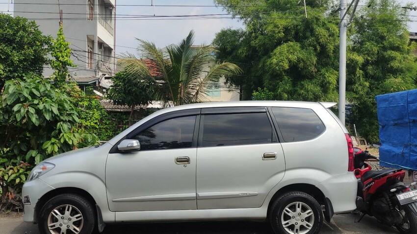 Daihatsu Xenia 2011 Bensin Manual