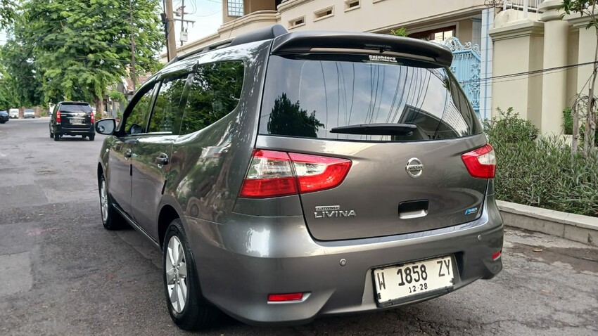 Nissan Grand Livina SV M/T 2013