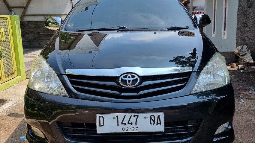 (DIJUAL MURAH) Tapi Kondisi Mulus bagus Toyota Kijang Innova bensin