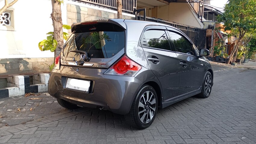 Honda Brio RS 1.2 M/T 2017 Dp 10 JT