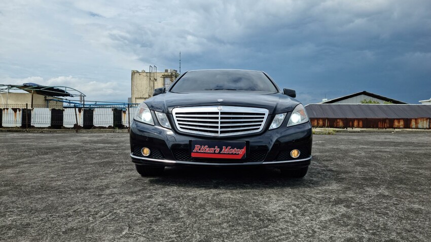 Mercedes-Benz E250 2010 Bensin