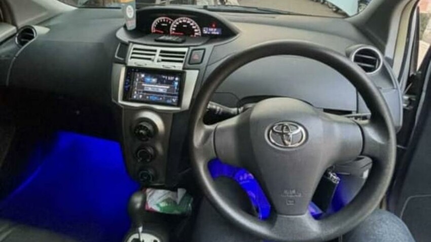 Toyota Yaris 2010 Bensin