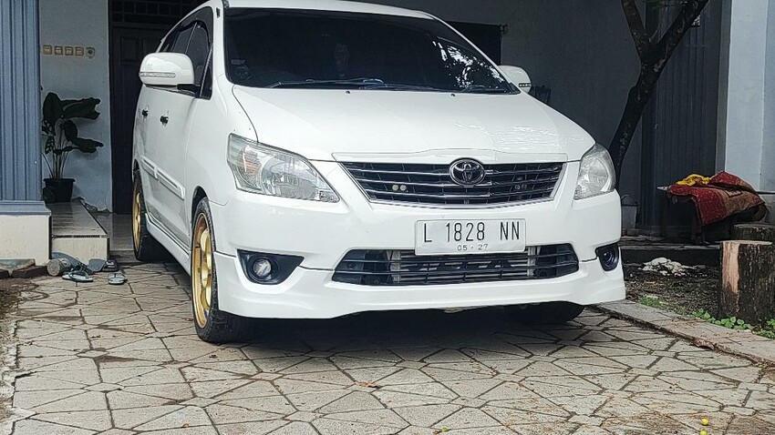 Toyota Kijang Innova 2012 Diesel