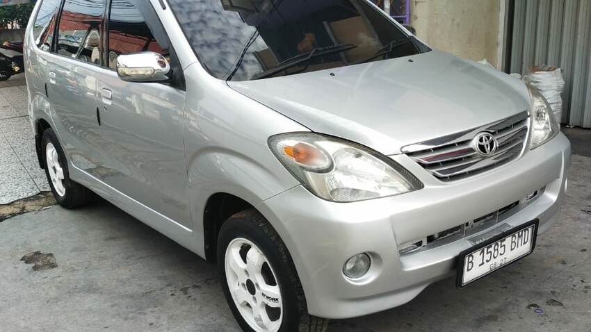 Toyota Avanza 2004 Bensin