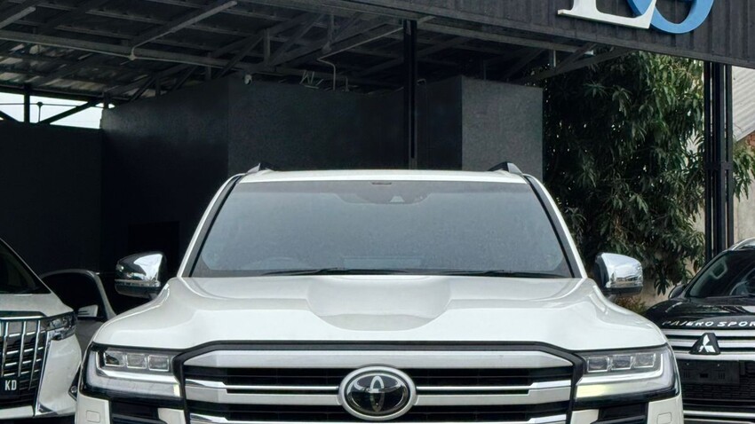 [ READY ] All New Land Cruiser 300 VXR 4x4 AT NIK 2024