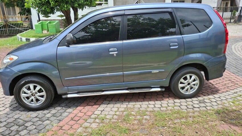 Daihatsu Xenia 2011 Bensin