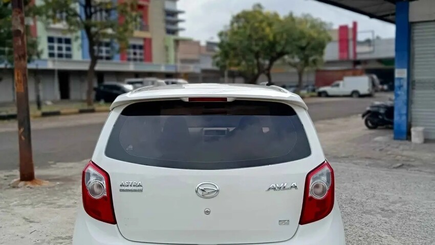 DAIHATSU AYLA X AT 2014