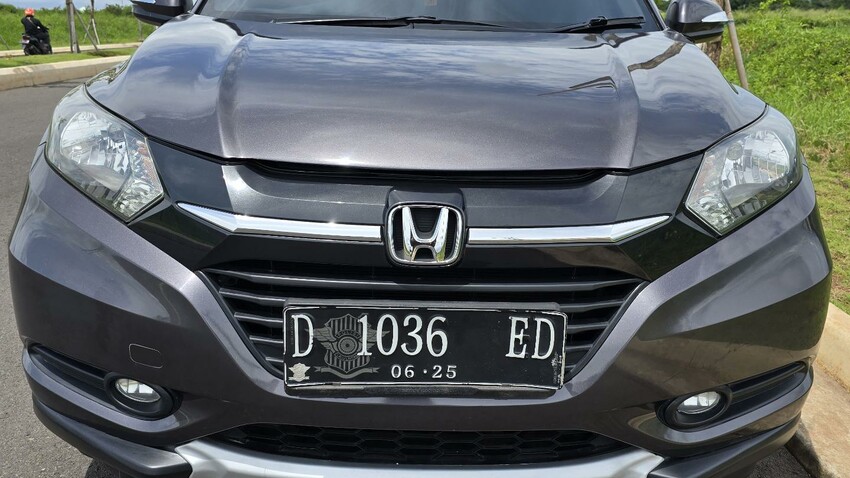 (mobil keluarga)Honda HR-V 2015 Bensin, mulus sekali terawat