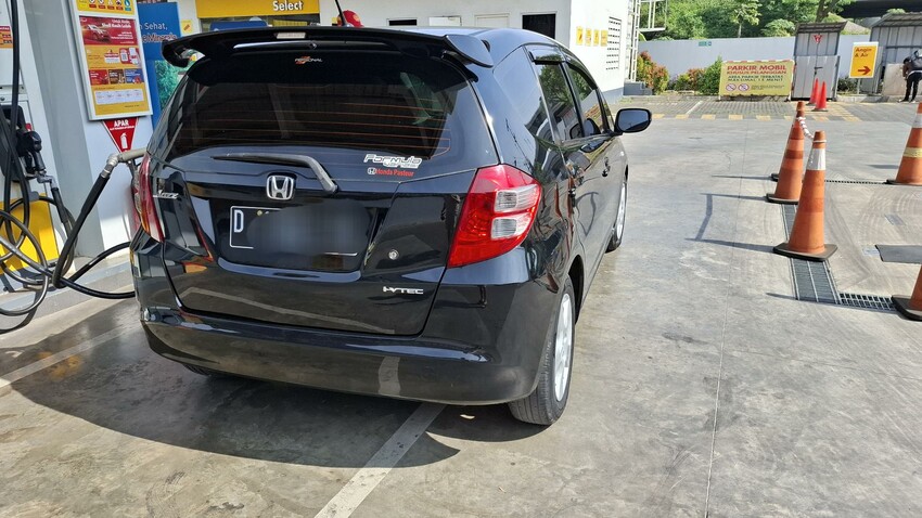 Honda Jazz matic 2010 Bensin hitam