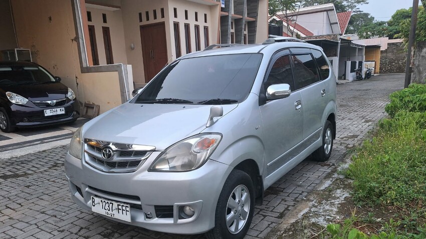 Toyota Avanza 2010 Bensin