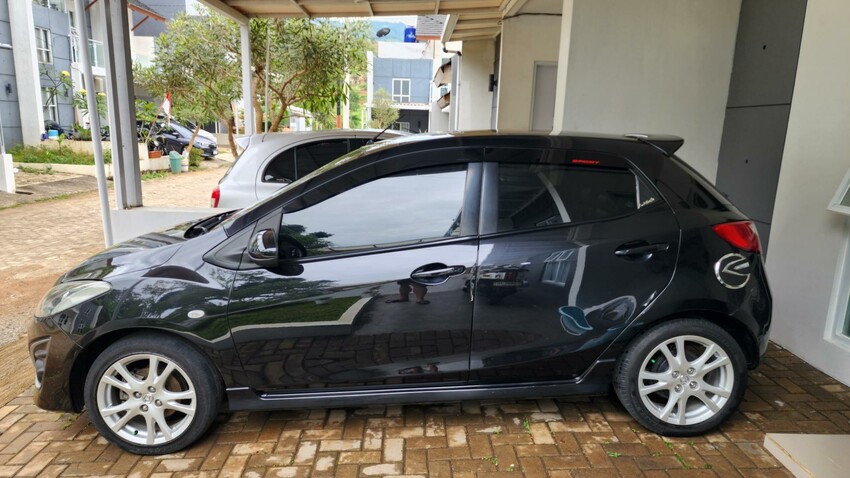 Mazda 2 2010 Bensin