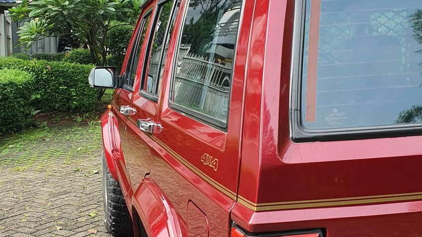 Dijual Jeep Cherokee 1994 4.0 Istimewa