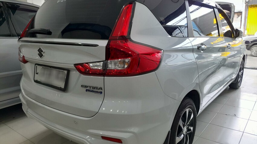 Suzuki Ertiga GX Hybrid 2022 Putih Automatic