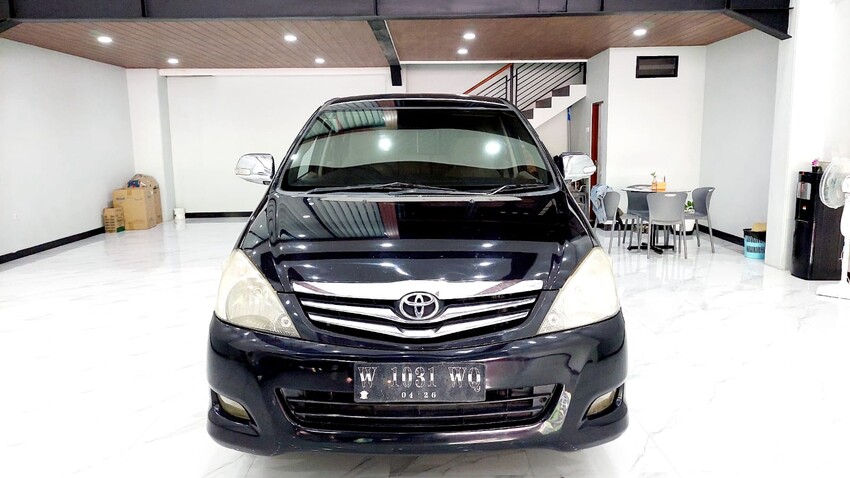 T. KIJANG INNOVA 2.0 V BENSIN AT 2011 bisa DP minim