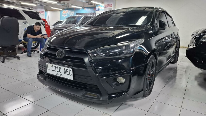 Toyota Yaris trd 2014 hitam Bensin