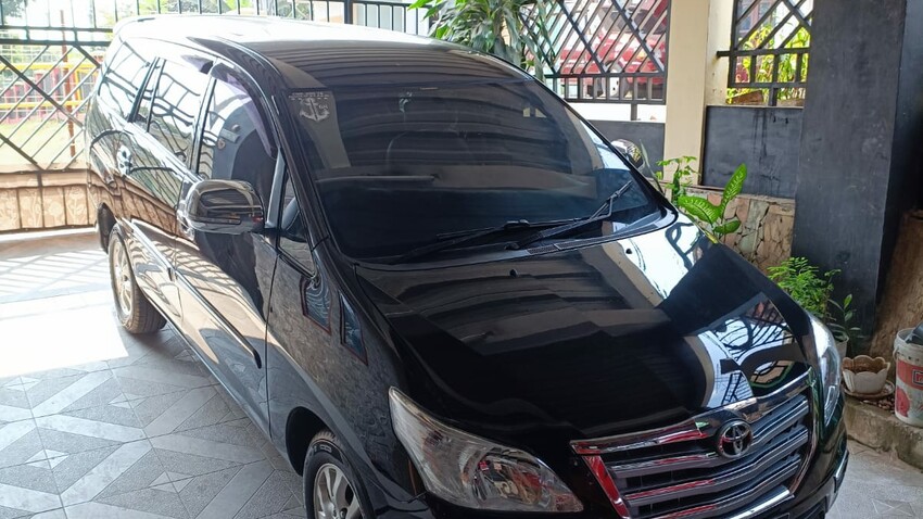 Toyota Kijang Innova 2011 Bensin