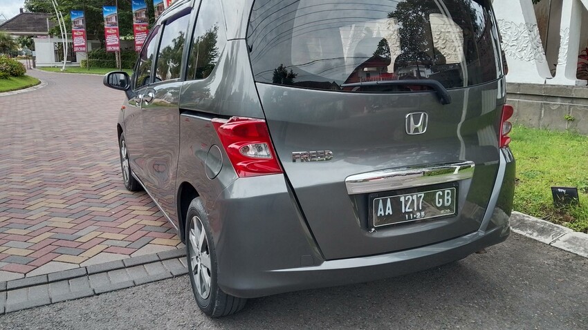 Honda Freed 2010 Bensin