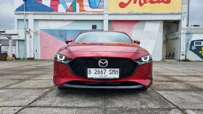 ( KM 5 Ribu ) Mazda 3 HB 2.0 Hatchback Audio Bose Skyactive AT 2024