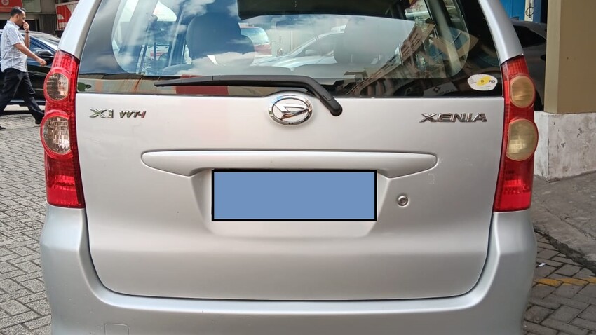 Daihatsu Xenia 2011 Bensin