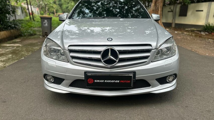 Mercedes-Benz C250 At 2011 Bensin