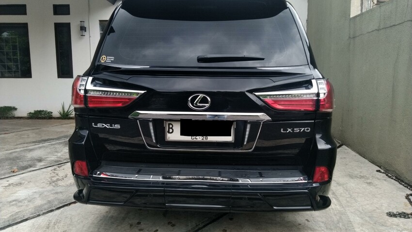 Lexus LX570 V8 At 2008 up grade 2018 hitam mulus