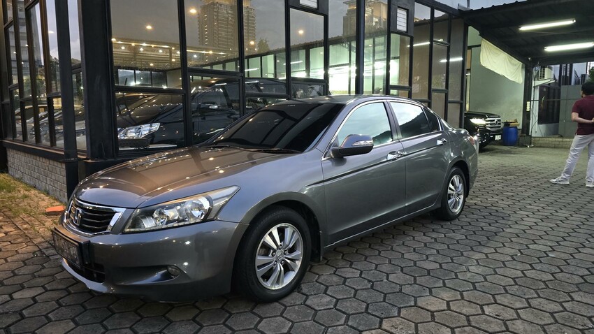 Honda Accord 2010 Bensin