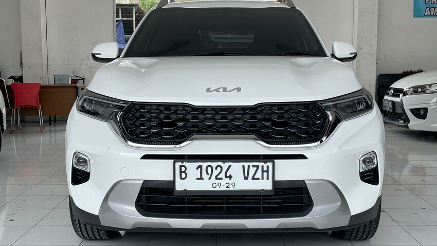 Kia Sonet Premier 2023 Warna Putih Kondisi Istimewa