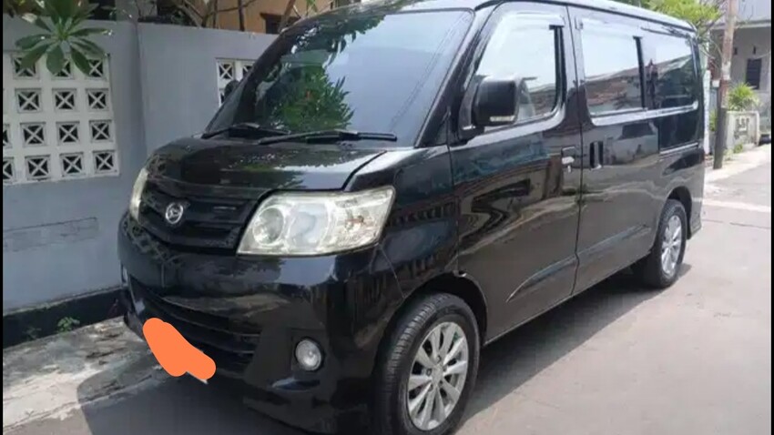 Daihatsu Luxio 2011 Bensin