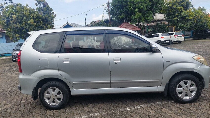 Toyota Avanza 2010 Bensin