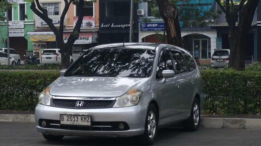 Honda Stream 2004 Bensin