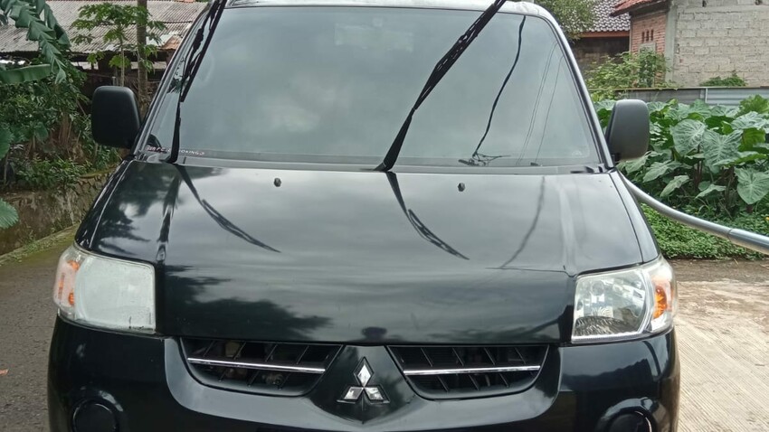 Mitsubishi Maven 2010 Bensin