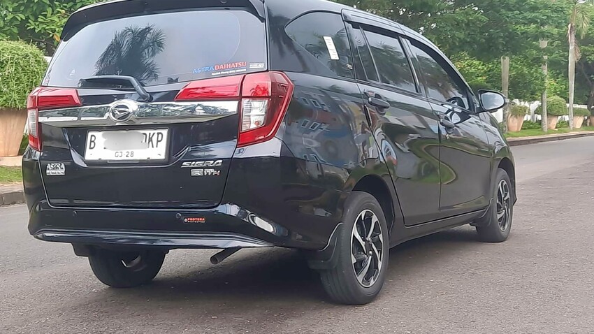Daihatsu Sigra 1.2 R AT 2023