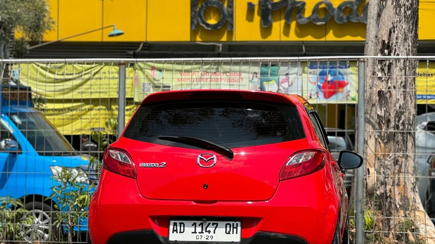 (DP 13Jt) MAZDA 2 R 2011 matic