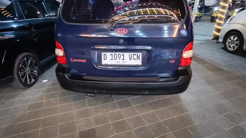 Kia Carnival 2000 Bensin