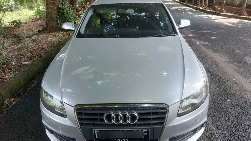 Audi A4 2011 Bensin