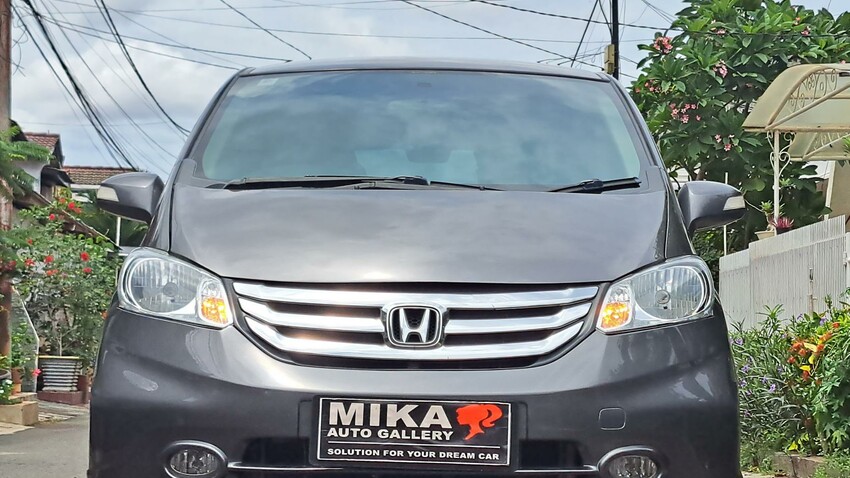 Paket Honda Freed E PSD LAST EDITION 2015 Low odo 60 ribu