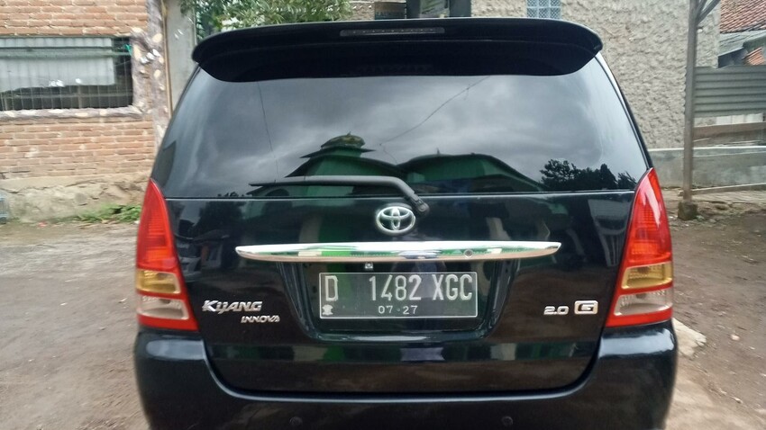 Toyota Kijang Innova 2006 Bensin