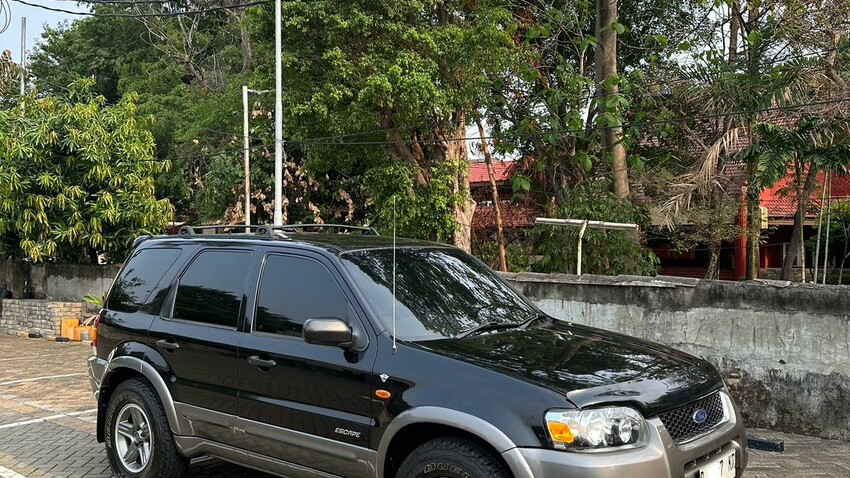 Dijual Cepat BU Ford Escape 2003 Bensin Body & Mesin mulus terawat