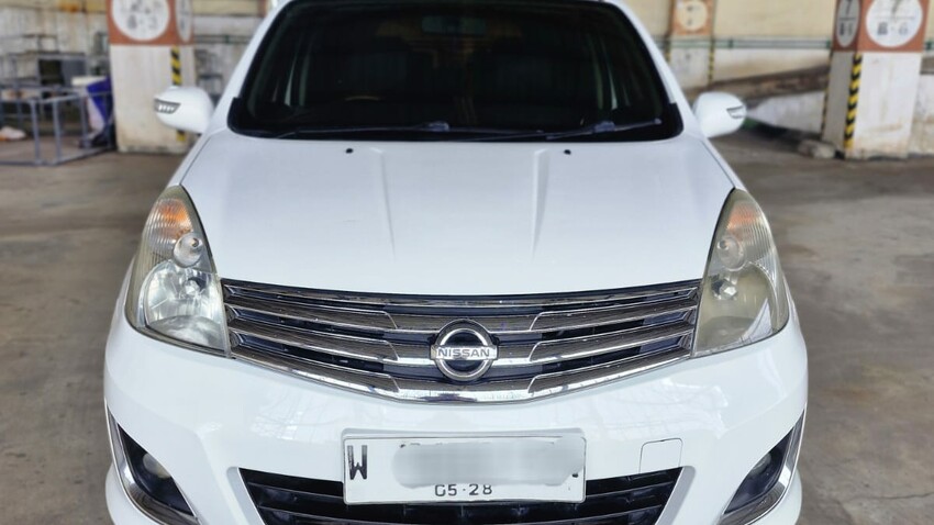 Nissan Grand livina 2013 Bensin