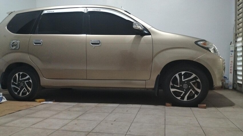 Daihatsu Xenia 2005 Bensin