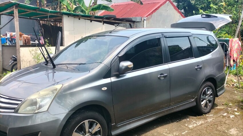 Nissan Grand livina 2012 Bensin