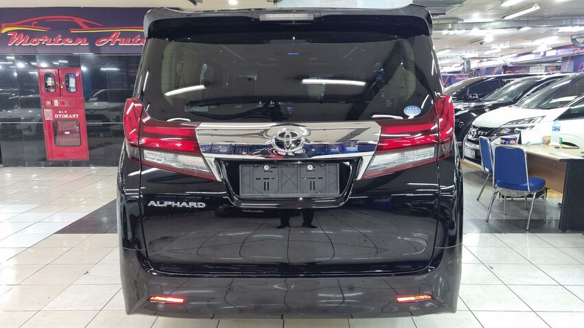 ( KM 9 Ribu ) Toyota Alphard Welcab CBU 2.5 AT 2017