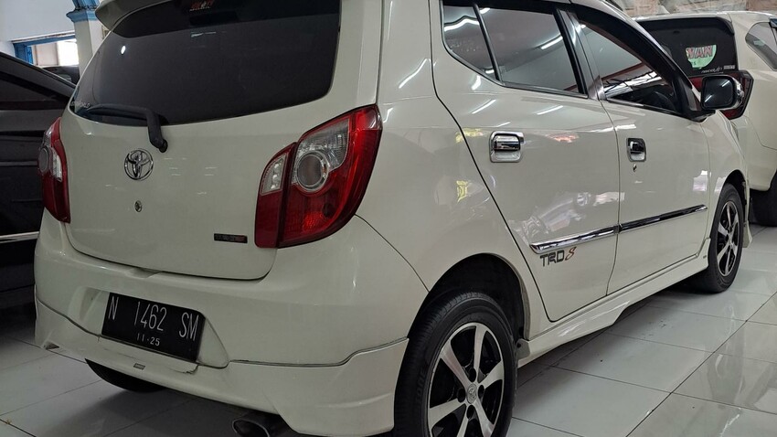 (DP MINIM) AGYA TRD SPORTIVO  2015 AUTOMATIC - KREDIT CASH