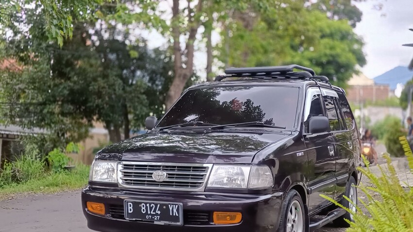 Kijang lsx tahun 2001/tt motor ,mobil ,cash lebih bagus